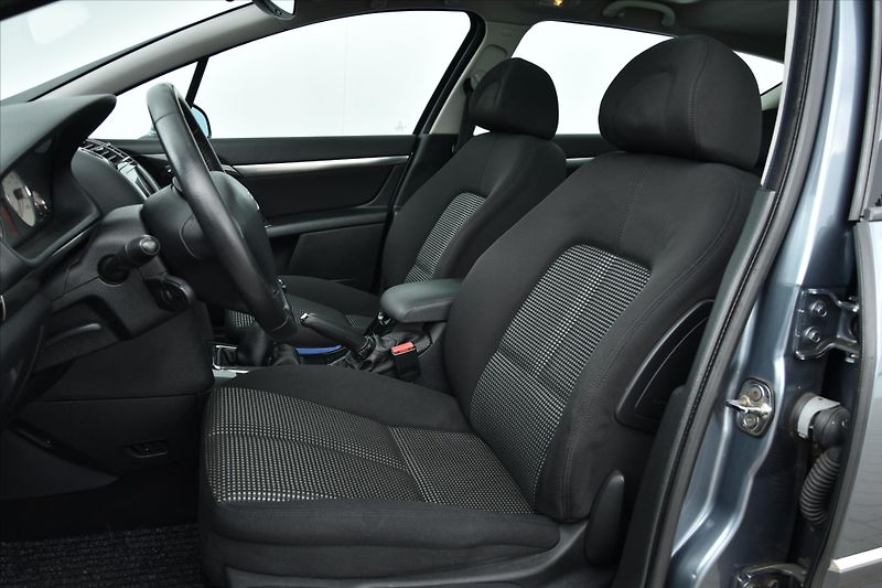Peugeot 407 2.2 HDI 125kW PANORAMA ČR - fotka 10 z 22