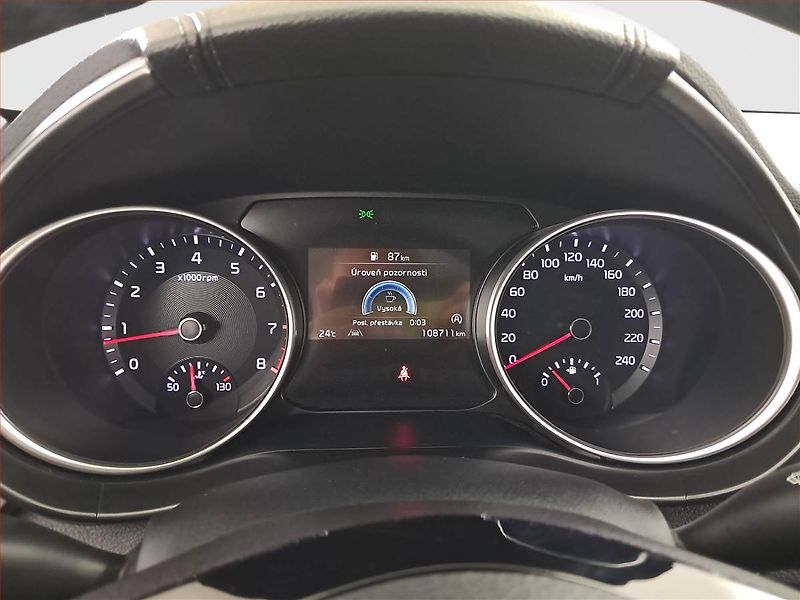 Kia Ceed (2023) Top 1.5 T-GDI, ČR,1.maj - fotka 11 z 17