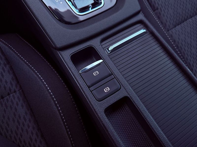 Škoda Octavia 2.0 TDi 110 kW Style DSG, Serv - fotka 32 z 36