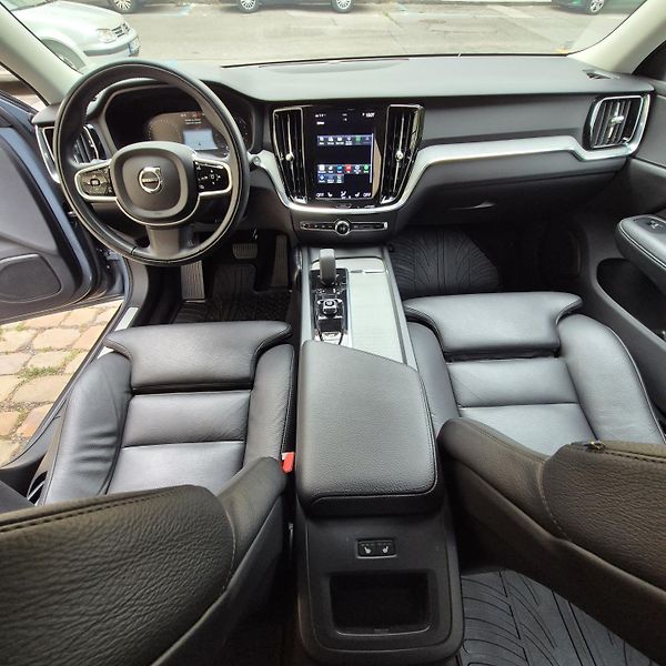 Volvo V60 (2021) Cross Country B4 Mild hybrid - fotka 18 z 26