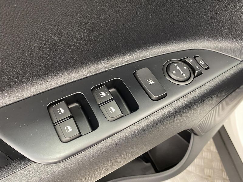 Kia Stonic 1,4 CVVT 73kW - fotka 12 z 26