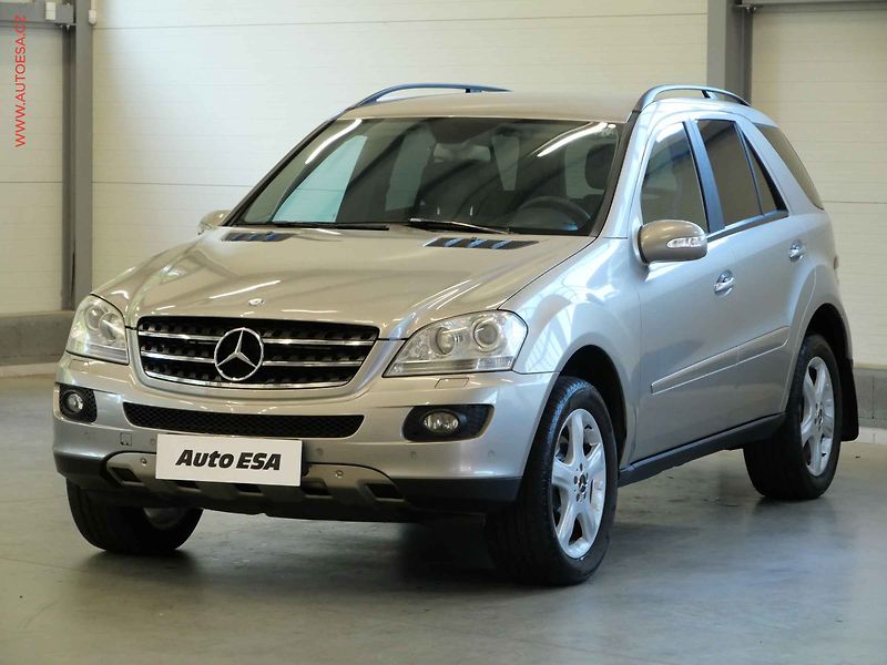 Mercedes-Benz Třídy M (2006) 3.0 CDI ML280 4Mat - fotka 3 z 21
