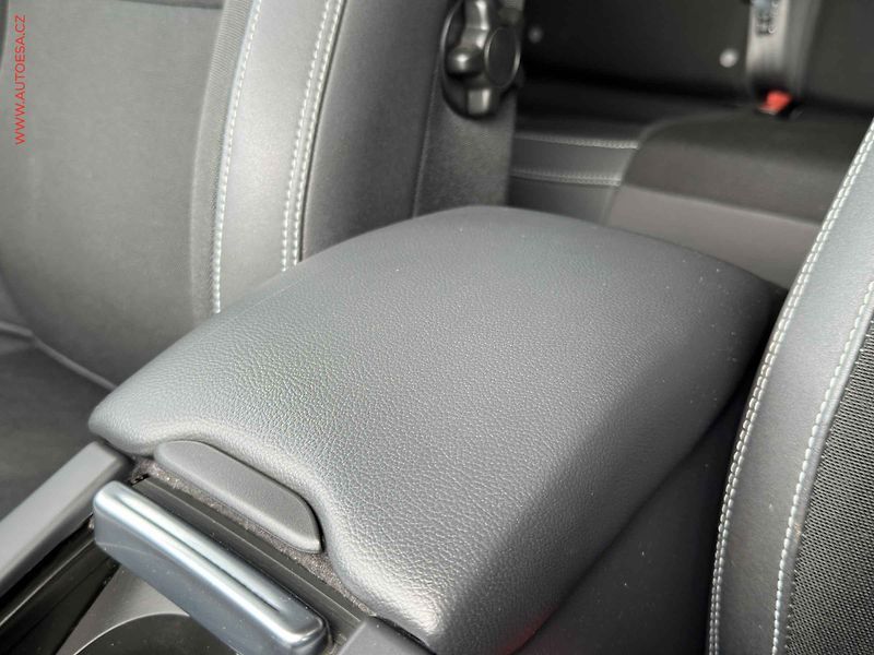 Volvo XC60 (2012) 2.5d 4x4, AT, klima - fotka 17 z 19