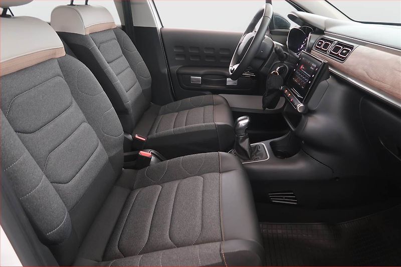 Citroën C3 (2024) Shine 1.2 PureTech, Serv.kniha - fotka 9 z 17