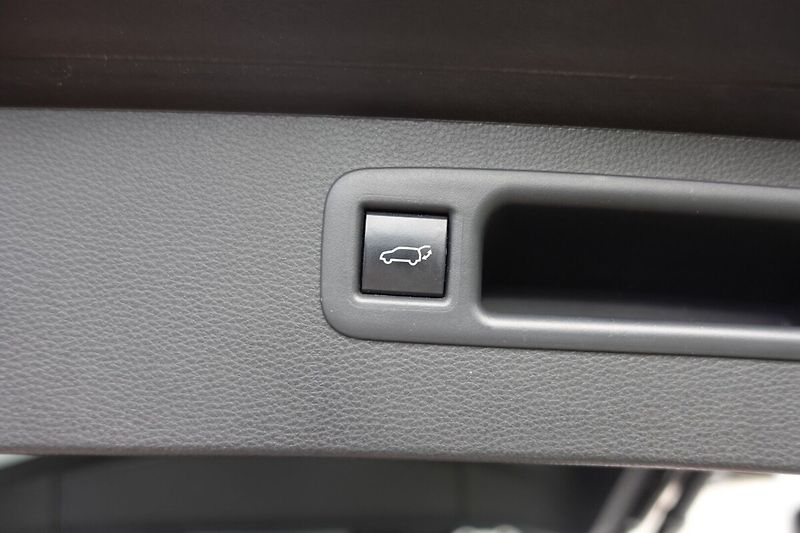 Toyota Highlander 2,5HSD Executive + Skyview (Pr - fotka 17 z 38