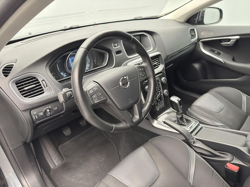 Volvo V40 D2 KINETIC  - fotka 21 z 47