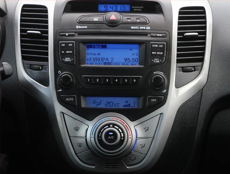 Hyundai ix20 (2011) 1.4 CVVT, Serv.kniha, nová STK - fotka 12 z 17