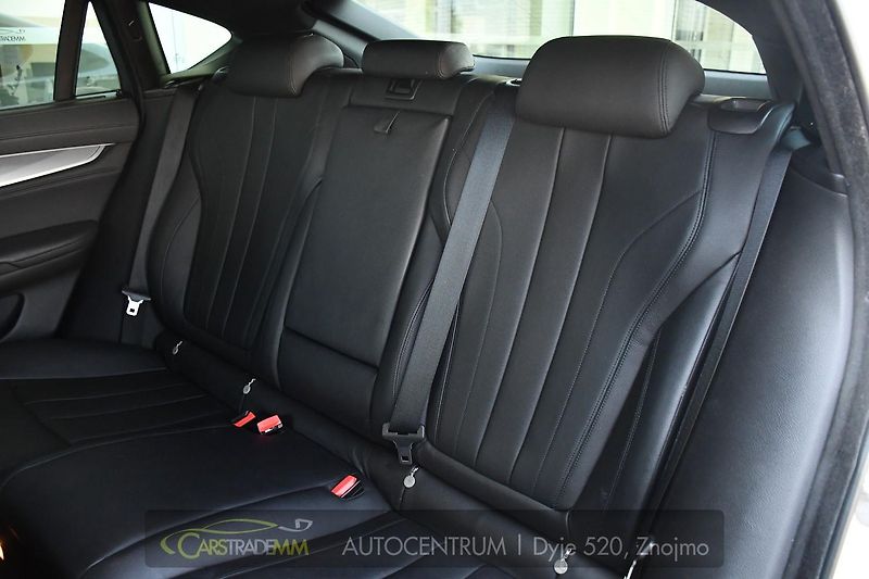 BMW X6 M50d HUD 360KAM ACC - fotka 14 z 57