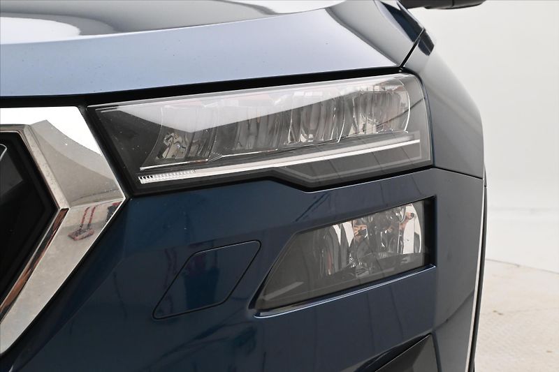 Škoda Karoq 2,0 TDI 110 kW 4x4 DSG TOUR Zá - fotka 29 z 31