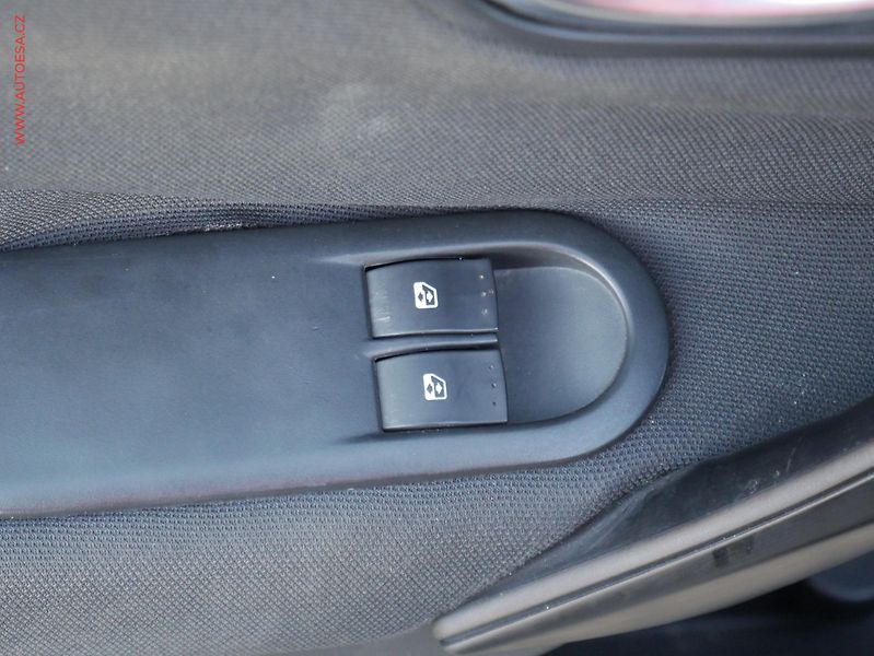 Renault Mégane (2007) 1.4i, 1.maj,ČR, Klima - fotka 11 z 14