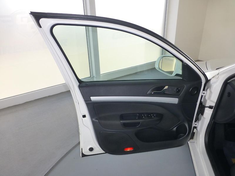 Škoda Octavia (2012) 2,0TDI*VYHŘ.S**ALU**XENON**4X4 - fotka 7 z 21