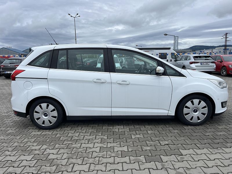 Ford Grand C-MAX (2017) 2.0 TDCI-110kW - fotka 4 z 15