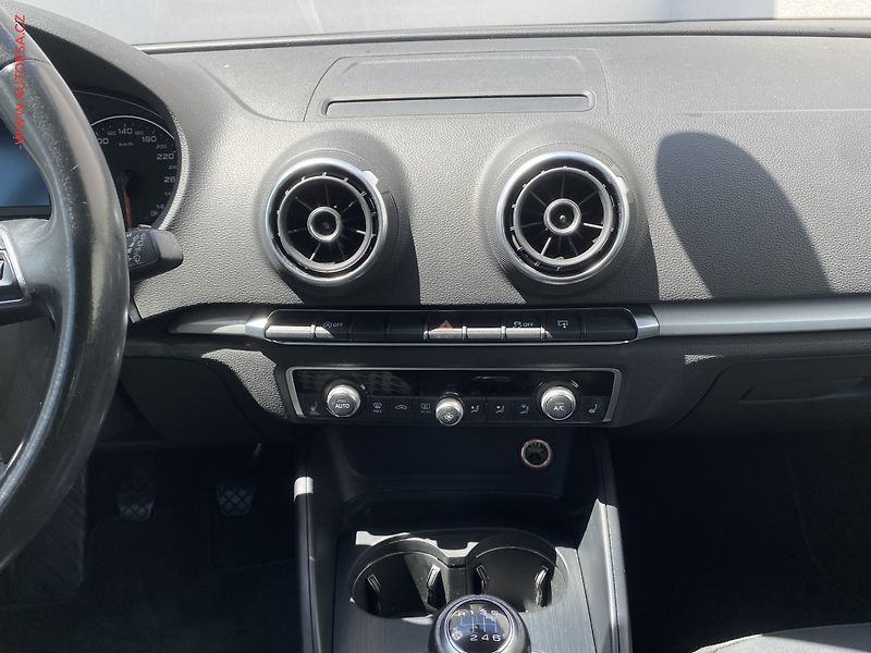 Audi A3 (2014) 2.0 TDi, Attraction, bixen - fotka 12 z 16