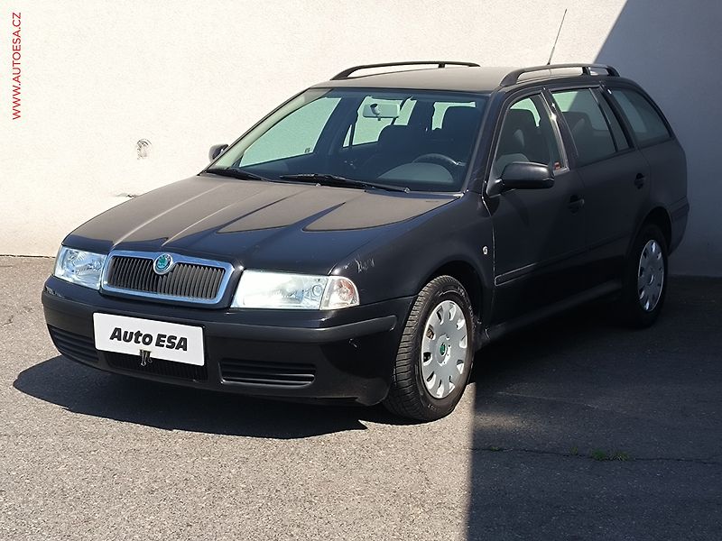 Škoda Octavia (2009) 1.6i, AC - fotka 3 z 14