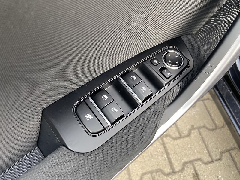 Kia Ceed SW (2025) TOP Tech+Bus 