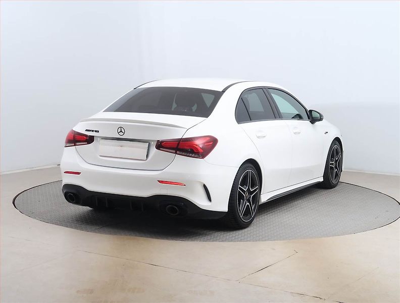 Mercedes-Benz Třídy A (2019) AMG line A 35 AMG 4MATIC - fotka 5 z 16