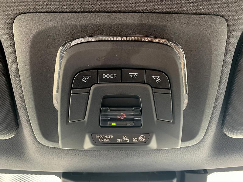 Toyota Corolla TS STYLE 1.8 HEV 103kW e-CVT - fotka 24 z 29