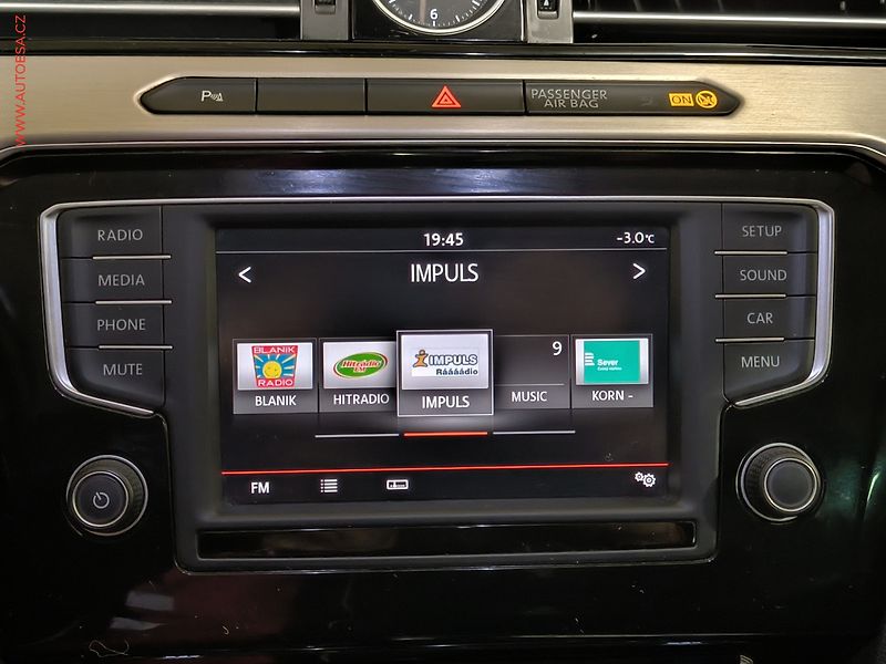 Volkswagen Passat (2015) 2.0 TDi, ČR, Highline, DSG - fotka 14 z 17