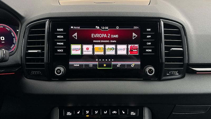 Škoda Karoq 1.5 TSI DSG Sportline - fotka 11 z 27