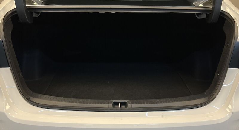 Toyota Corolla 1,5 COMFORT - fotka 10 z 15