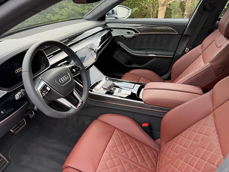 Audi S8 (2026) MAX výbava - fotka 7 z 22
