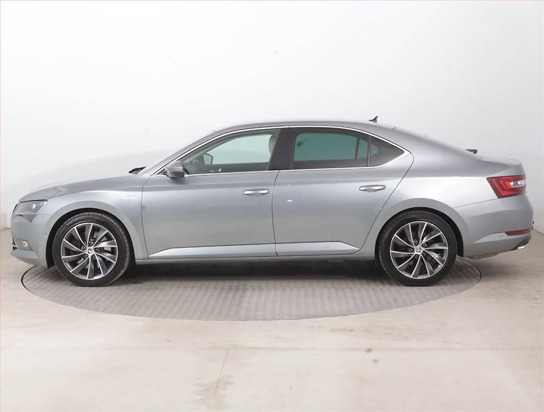 Škoda Superb (2015) 2.0 TSI - fotka 3 z 17