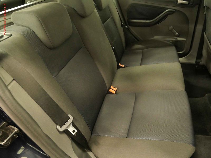 Ford Focus (2007) 1.8TDCi, AC, STK7/28 - fotka 12 z 17