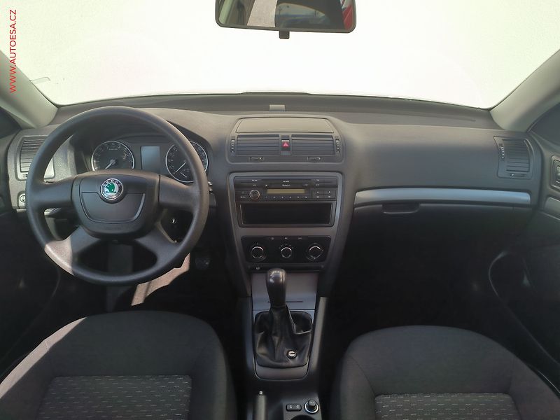 Škoda Octavia (2013) 1.6 TDI, 2.maj,ČR, Active - fotka 8 z 15