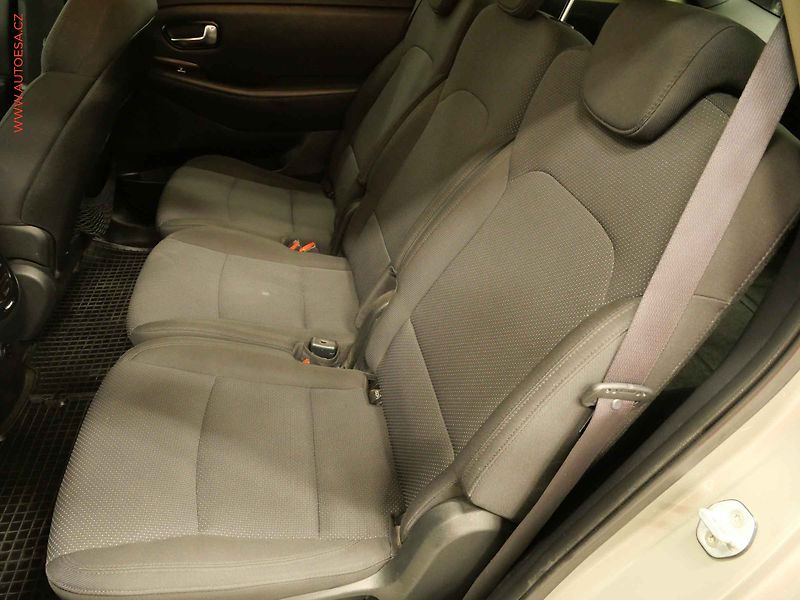 Kia Carens (2015) 1.7CRDI, ČR, AC, výhřev sed. - fotka 10 z 21