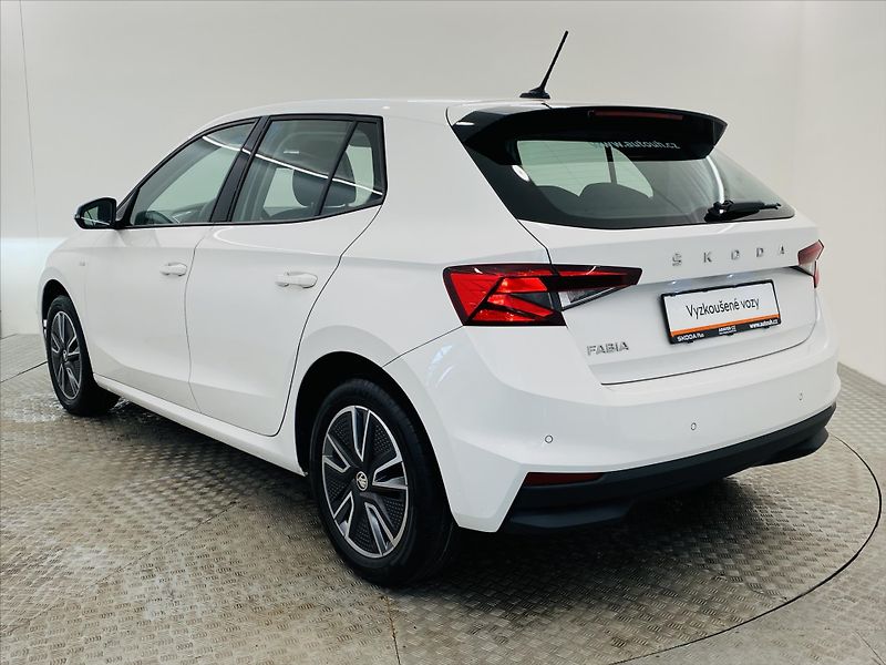 Škoda Fabia 1,0 TSI 70kW Ambition - fotka 20 z 23