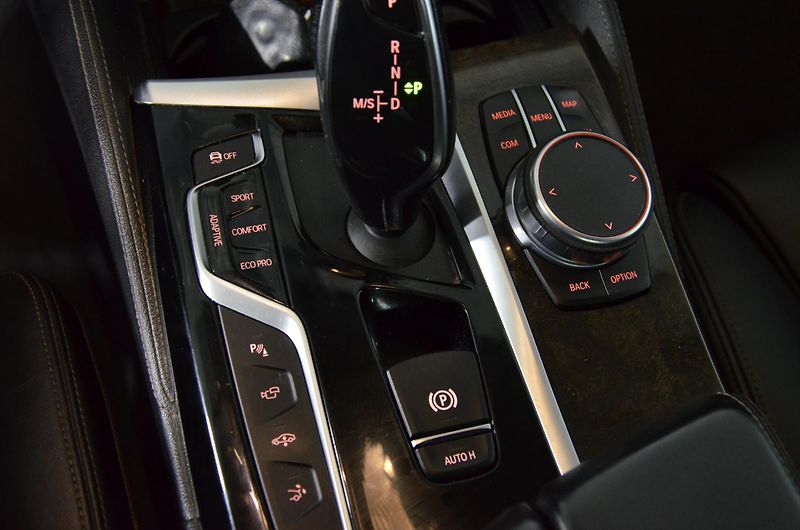 BMW Řada 6 (2018) 640d GT XDRIVE Luxury - fotka 17 z 28
