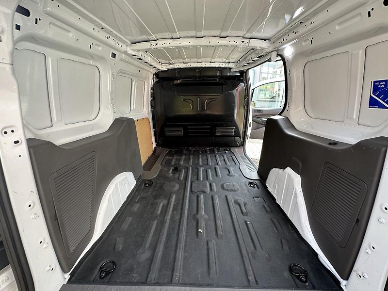 Ford Transit Connect (2019) 1,5-ecoblue-SENZORY-NAVI- L2H1 - fotka 56 z 70