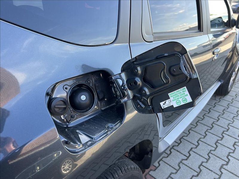 Dacia Duster 1,6 SCe / LPG / KLIMA Black Sh - fotka 32 z 32