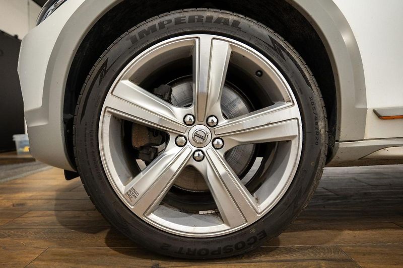 Volvo V90 Cross Country 2.0 140 kW - fotka 36 z 39