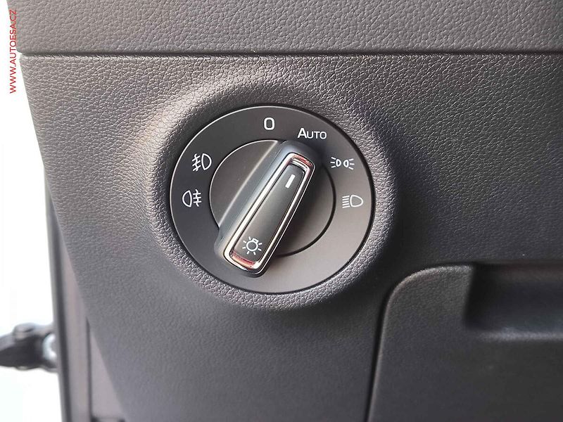 Škoda Karoq (2018) 2.0TDi 4x4, Style, DSG, kůže - fotka 25 z 31