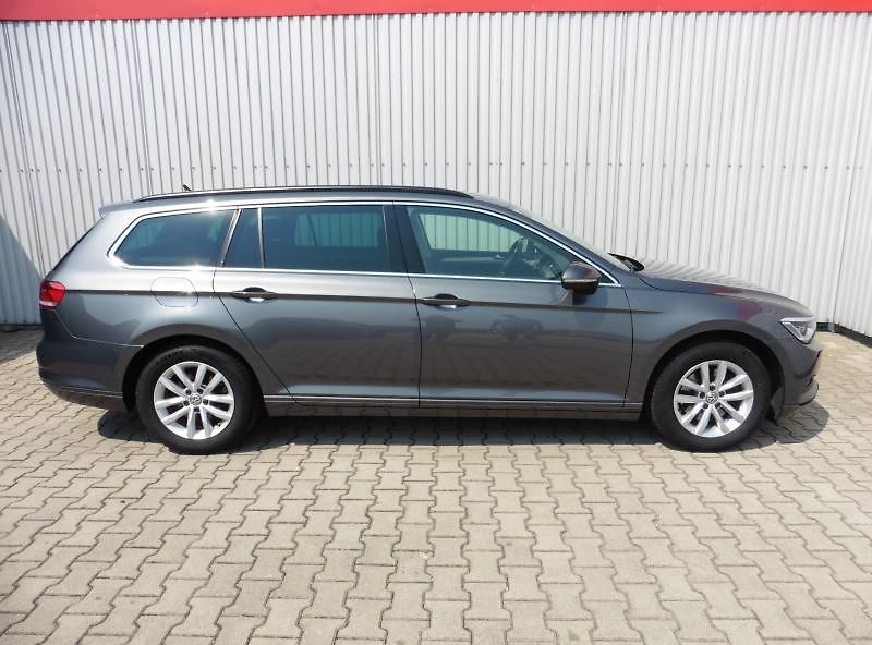 Volkswagen Passat Variant 1.4 TSi Highline Navi - fotka 4 z 17