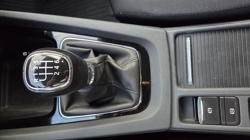 Škoda Octavia  1.0 TSI 81 kW, CZ, DPH, LED - fotka 28 z 30
