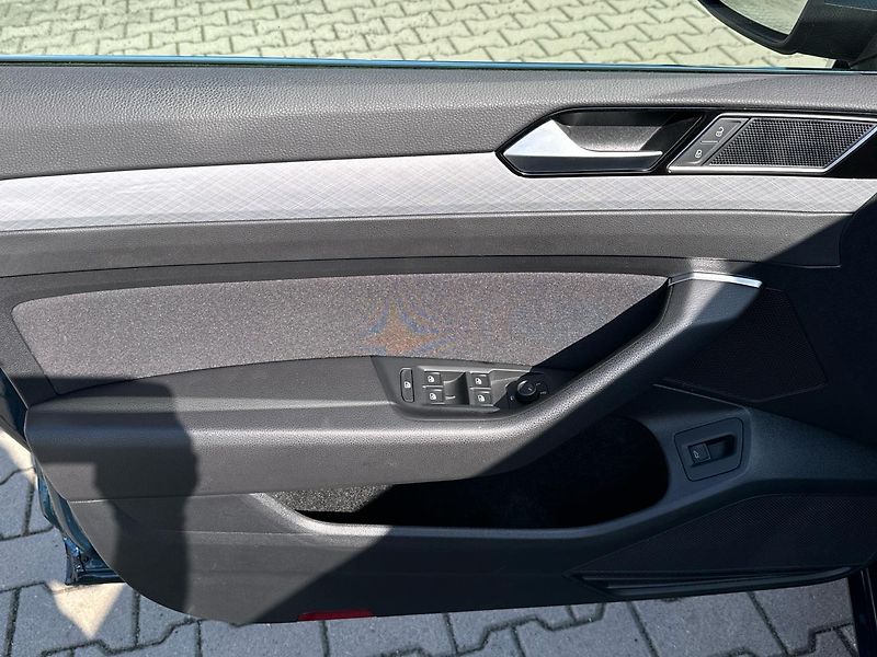 Volkswagen Passat Business 2.0 TDI 110 kW DSG Va - fotka 14 z 26