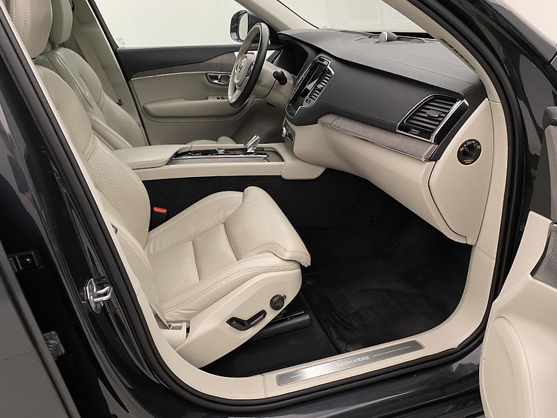 Volvo XC90 T8 AWD RECHARGE REZERVACE - fotka 24 z 58