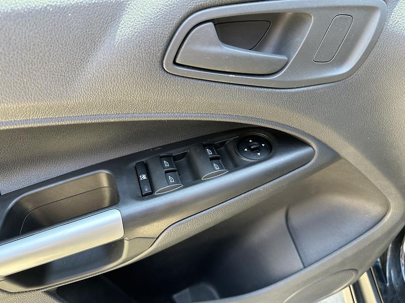 Ford Tourneo Connect (2015) GRAND - 7MÍST - L2 -DIGIKLIMA - fotka 39 z 61