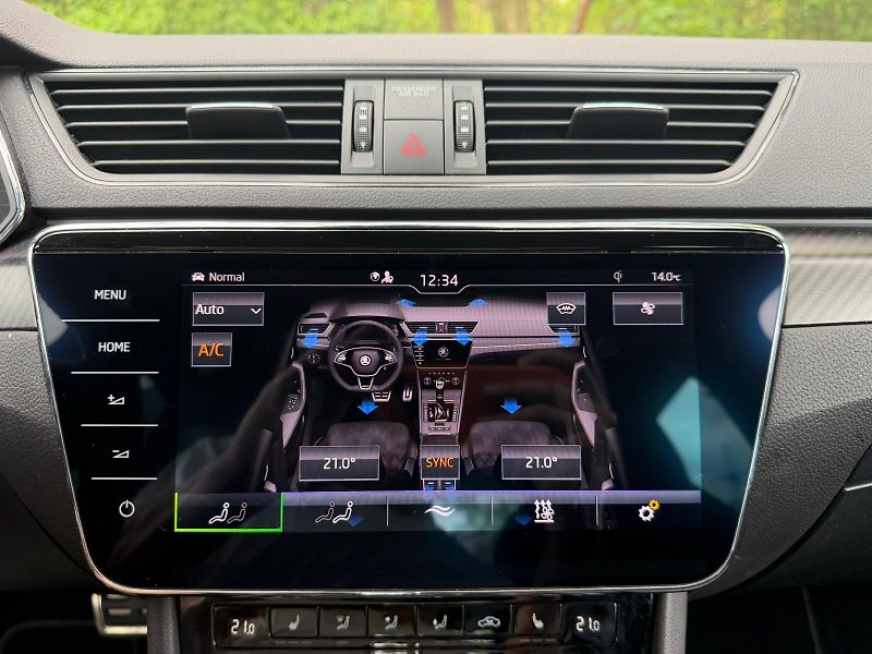 Škoda Superb (2023) SportL 2.0TSI/206kW 4x4, webas - fotka 14 z 30