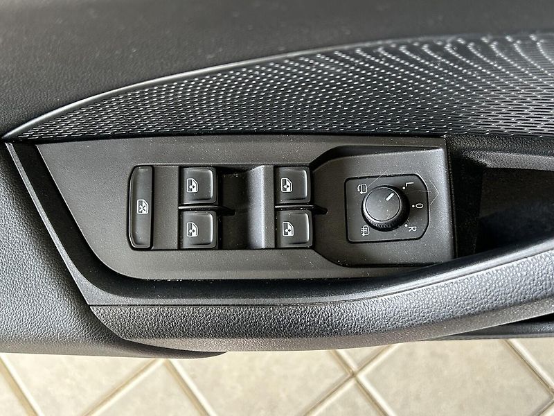 Škoda Octavia 1.5 TSI  Ambition   Plus - fotka 17 z 28