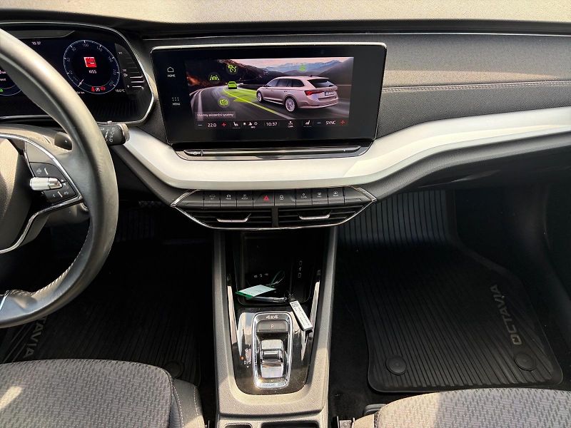 Škoda Octavia (2022) STYLE 2.0TSI 140kW DSG 4x4 CZ - fotka 10 z 11