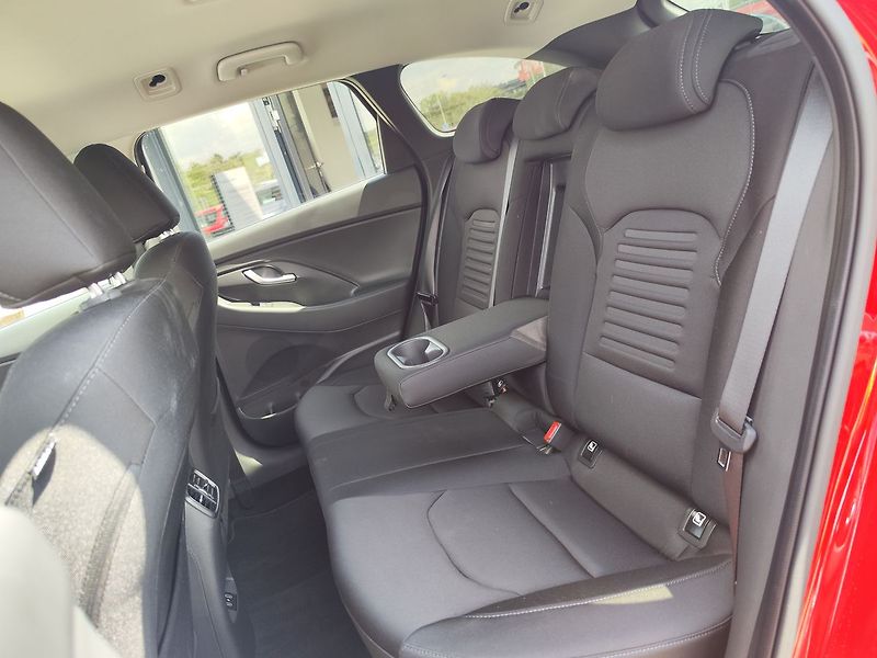 Hyundai i30 1.5 T-GDI/103kW Style Safety - fotka 10 z 36