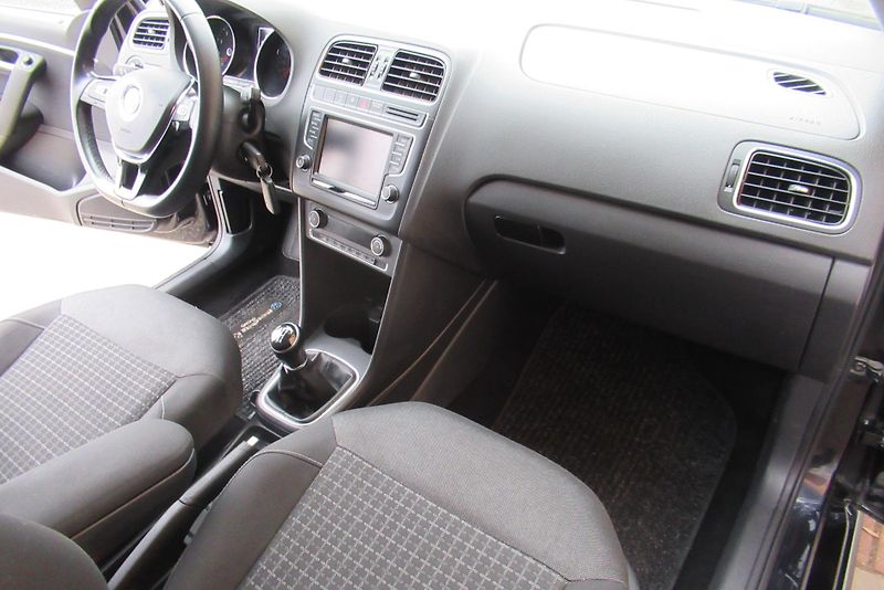 Volkswagen Polo 1.0 MPi AUT. KLIMA  NAVIGACE - fotka 11 z 26