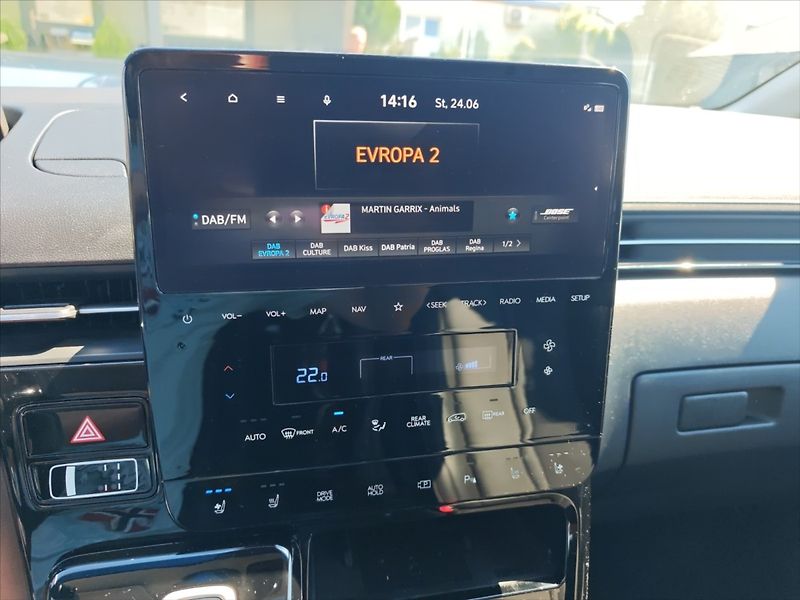 Hyundai Staria 2,2 CRDi Luxury 4x4 AT - fotka 9 z 11