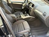 Audi A4 2,0 TDI, manual, nehavarovane - náhled 12