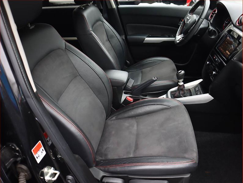 Suzuki Vitara (2017) 1.4 BoosterJet, 4X4, ČR,1.maj - fotka 7 z 19