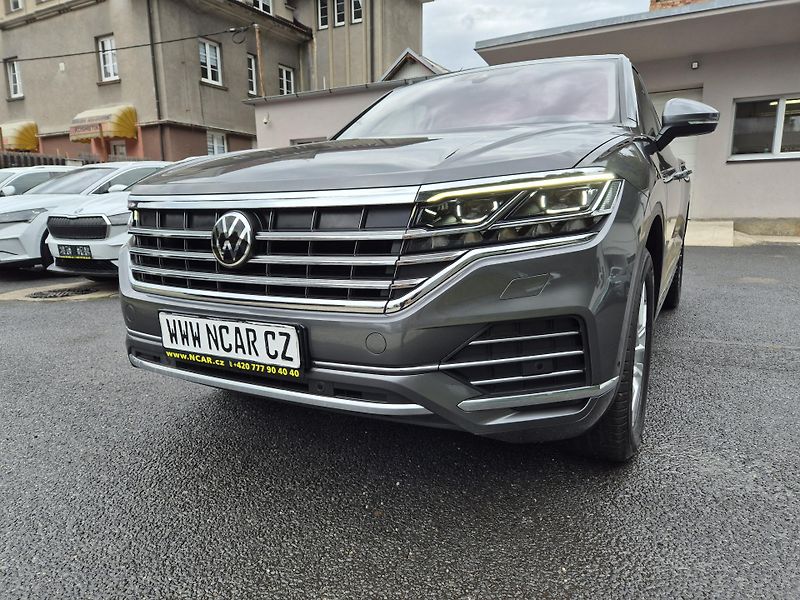 Volkswagen Touareg 3,0TDi 170kw 4x4 DSG TZ 19ALU - fotka 42 z 43