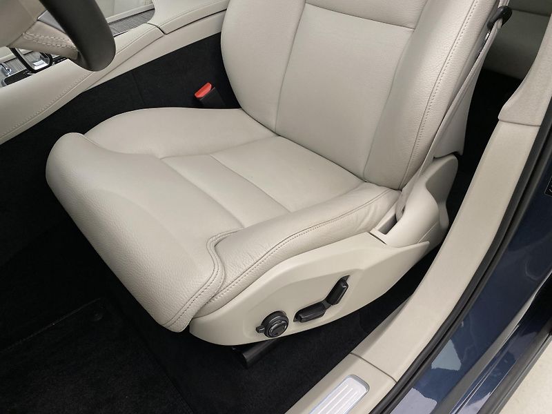 Volvo XC90 B5 AWD PLUS BRIGHT REZERVACE - fotka 24 z 58